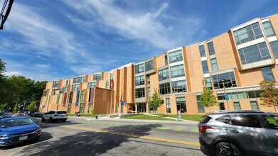 21 Westbourne Ter, Unit 3 in Brookline, MA - Building Photo - Building Photo