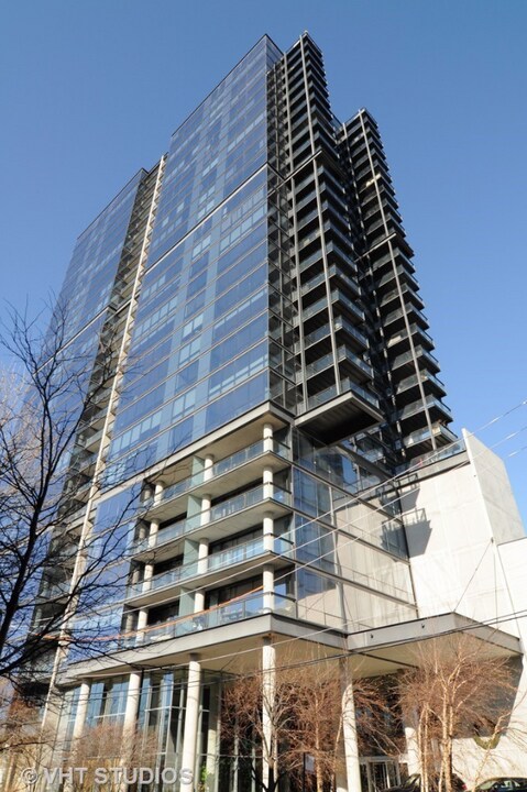860 W Blackhawk St, Unit 1508 in Chicago, IL - Foto de edificio