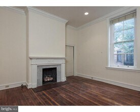 317-19 S 20th St, Unit 1F in Philadelphia, PA - Building Photo - Building Photo