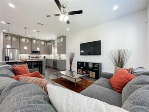 1838 Life Ave in Dallas, TX - Building Photo - Building Photo