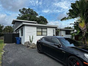 2809 SW 8th St in Fort Lauderdale, FL - Building Photo - Building Photo