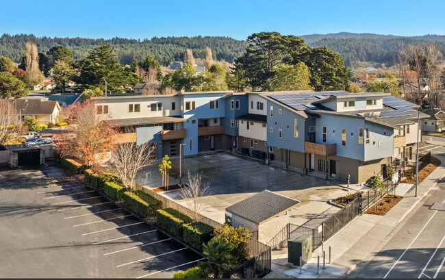 The Lofts at Valley West in Arcata, CA - Foto de edificio - Building Photo