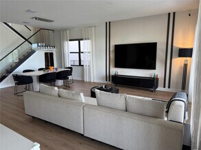 17507 SW 43rd St in Miramar, FL - Building Photo - Building Photo