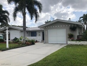 234 SE 44th St in Cape Coral, FL - Building Photo - Building Photo