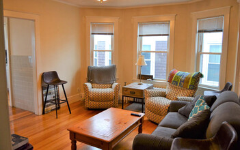 440 Washington St, Unit 3 in Boston, MA - Building Photo - Building Photo
