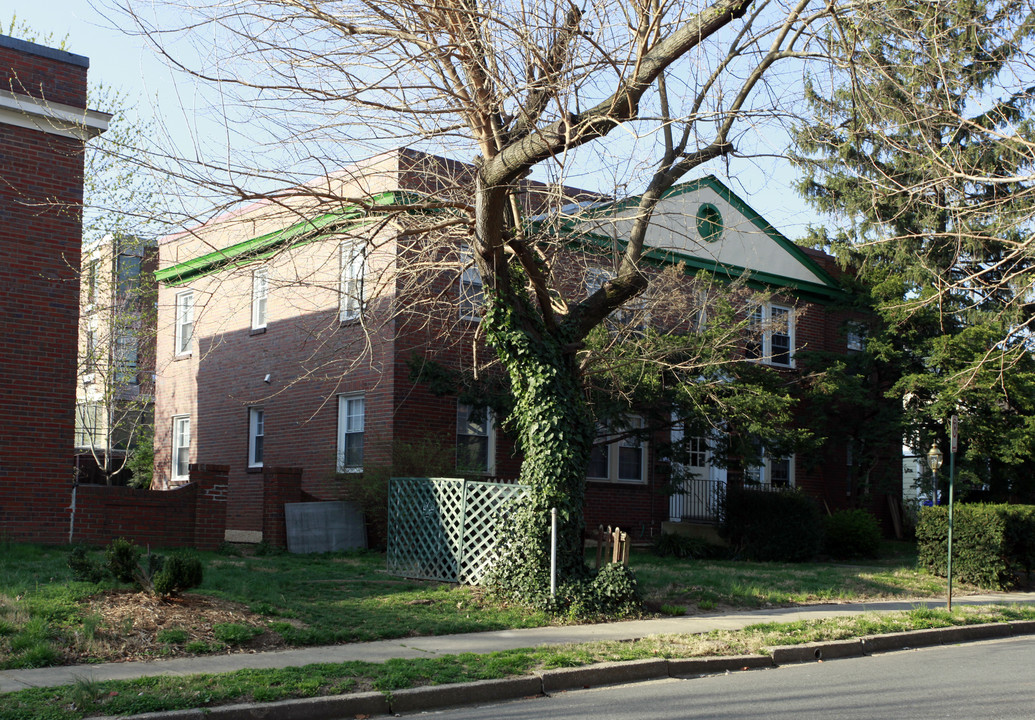 710 22nd St in Arlington, VA - Building Photo