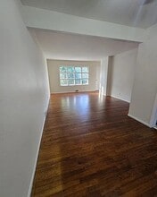 681 Aldrich Rd in Howell, NJ - Foto de edificio - Building Photo