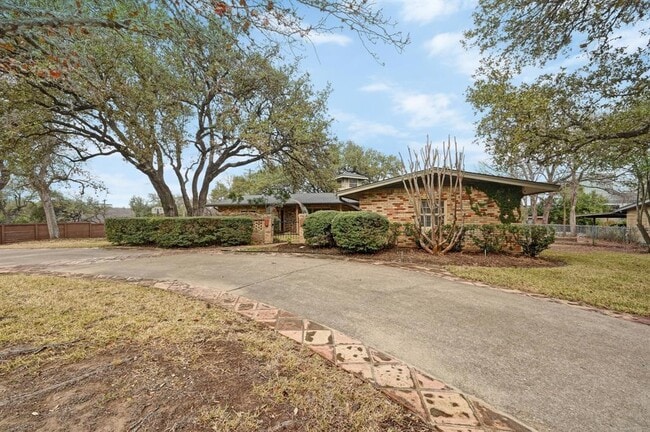 2807 Hatley Dr in Austin, TX - Building Photo - Building Photo