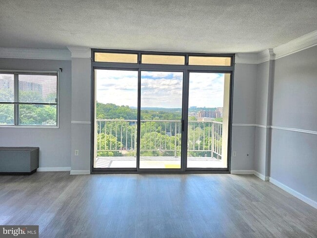 property at 2059 Huntington Ave