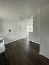 602 S Wanda Dr in Kingsville, TX - Foto de edificio - Building Photo