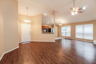 405 Lemon Dr in Arlington, TX - Foto de edificio - Building Photo