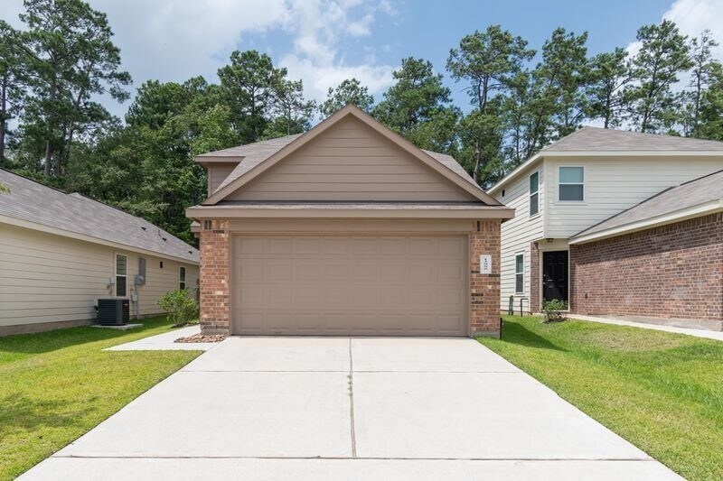13955 Westfield Dr in Willis, TX - Foto de edificio
