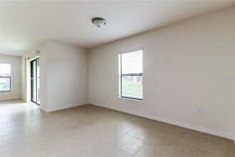 2127 Peyto Wy in Lakeland, FL - Building Photo - Building Photo