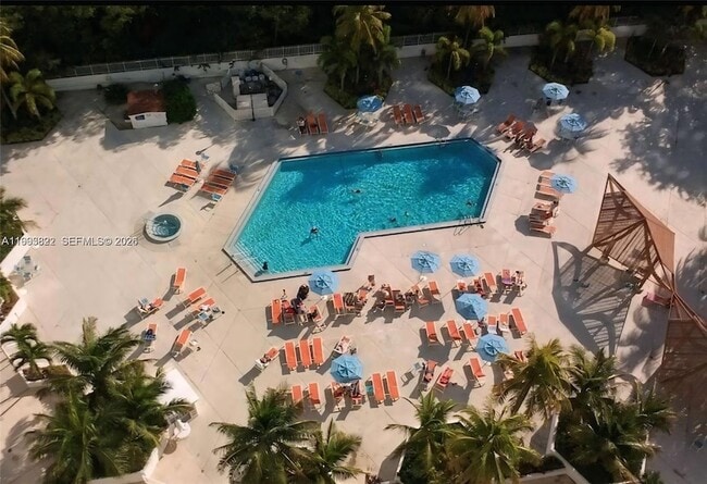 500 Bayview Dr, Unit 325 in Sunny Isles Beach, FL - Building Photo - Building Photo