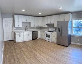 6339 10th Ave in Lucerne, CA - Building Photo - Building Photo
