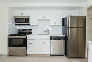 2 Stone Ave, Unit 1H in Stoneham, MA - Building Photo