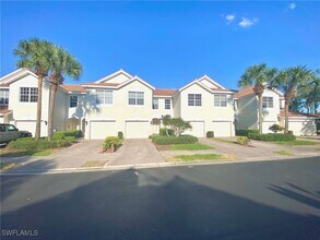1070 Albany Ct in Naples, FL - Foto de edificio - Building Photo