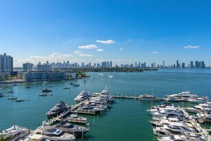 1800 Sunset Harbour Dr in Miami Beach, FL - Building Photo