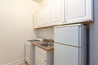 2825 N Burling St, Unit K05J in Chicago, IL - Building Photo - Building Photo