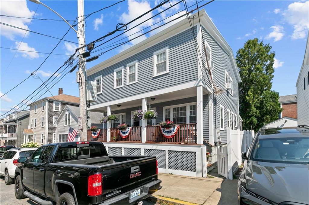 20 Dearborn St in Newport, RI - Building Photo
