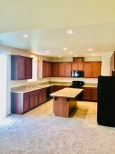 1614 Dodder Dr in Los Banos, CA - Building Photo - Building Photo