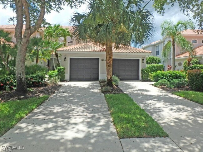 1985 Crestview Way in Naples, FL - Foto de edificio - Building Photo