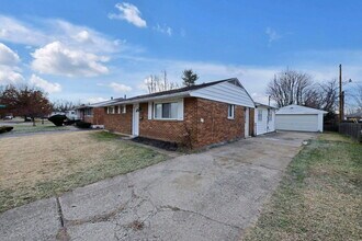 2137 Toni St in Columbus, OH - Building Photo - Building Photo