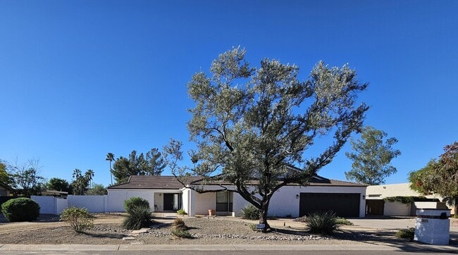 property at 4929 E Sunnyside Dr