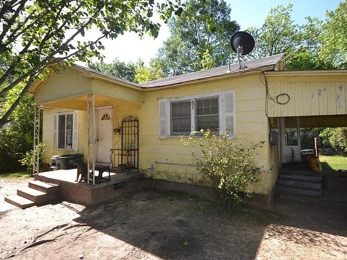 613 E McNeil in Magnolia, AR - Building Photo