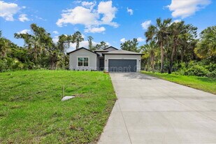 3772 Bath Ln in North Port, FL - Building Photo
