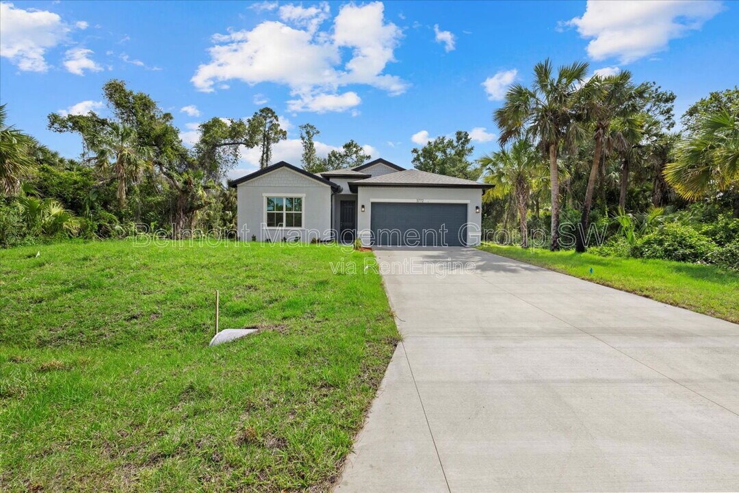 3772 Bath Ln in North Port, FL - Building Photo