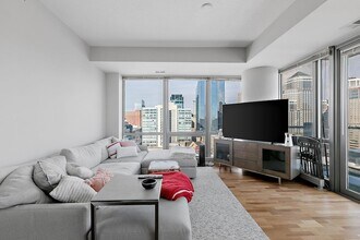 929 Portland Ave in Minneapolis, MN - Foto de edificio - Building Photo