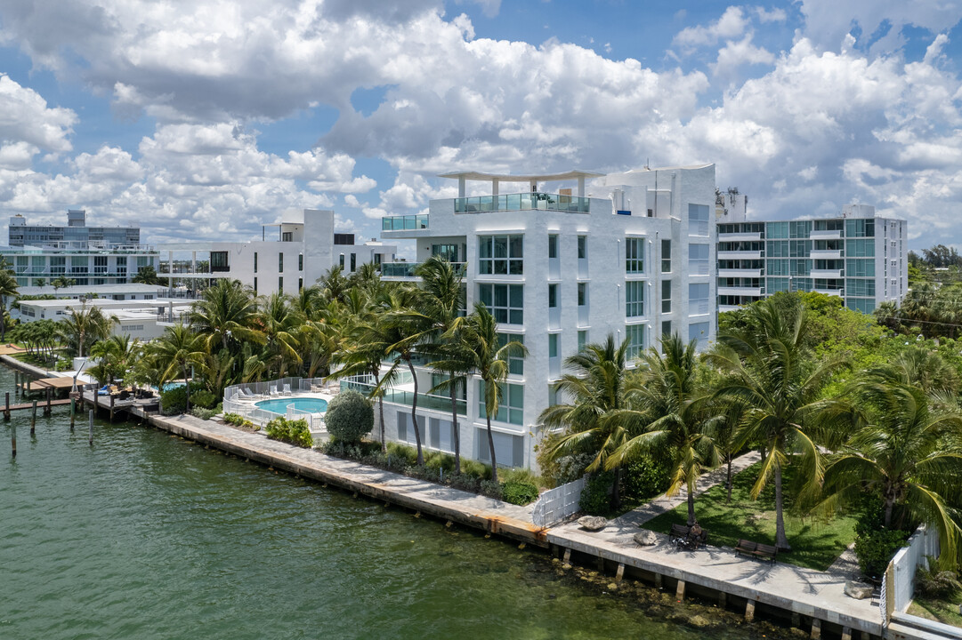 Bay Lights in Miami Beach, FL - Building Photo