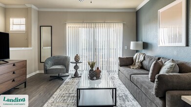 5270 Bryant Irvin Rd-Unit -524.865694 in Fort Worth, TX - Foto de edificio - Building Photo
