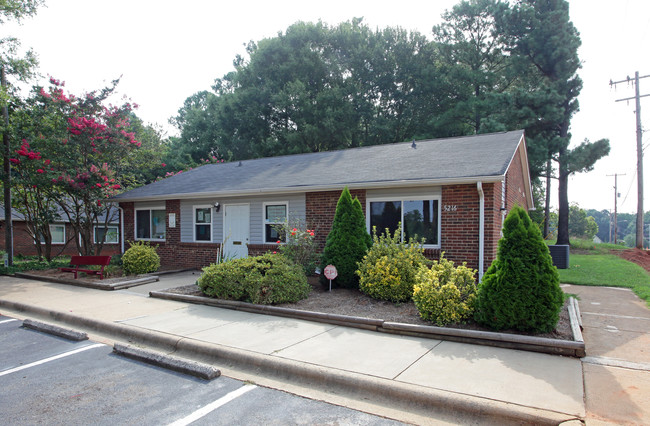 Westside Apartments in Charlotte, NC - Building Photo - Building Photo