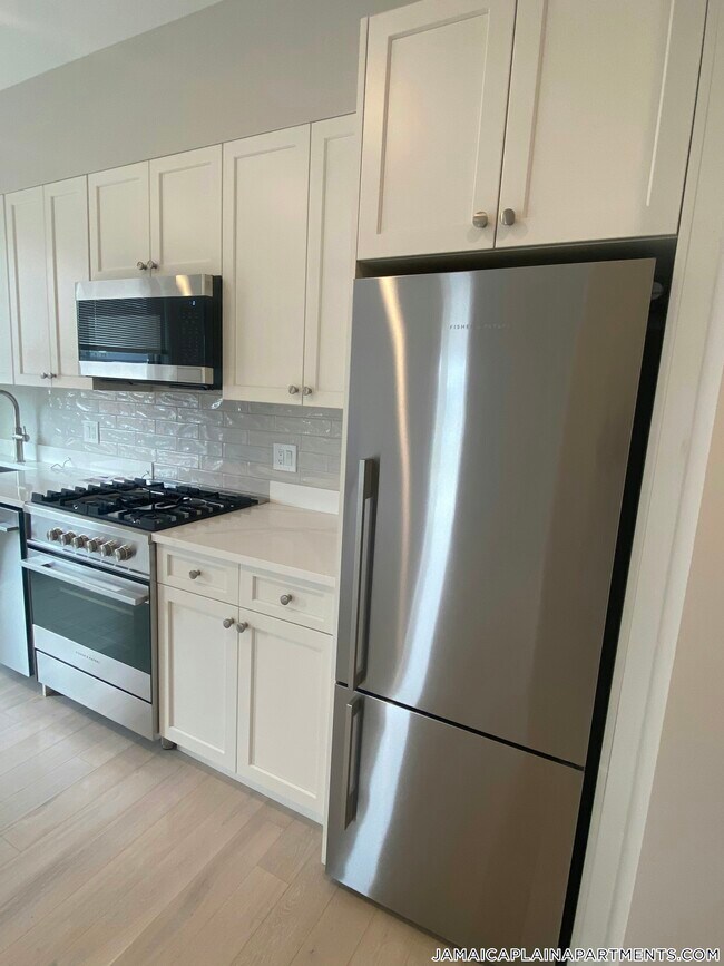 197 Green St, Unit 303