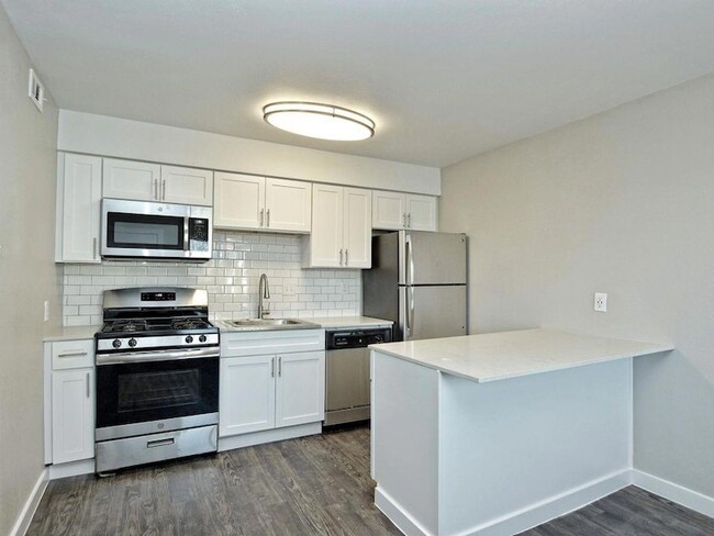 3503 Harmon Ave, Unit 105 in Austin, TX - Building Photo - Building Photo