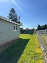 1606 S 1st Ave in Yakima, WA - Building Photo - Building Photo