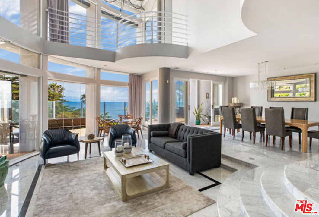 11834 Pacific Coast Hwy in Malibu, CA - Building Photo
