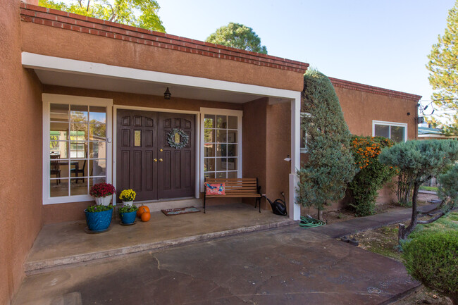 2715 Sheridan St NW in Albuquerque, NM - Foto de edificio - Building Photo