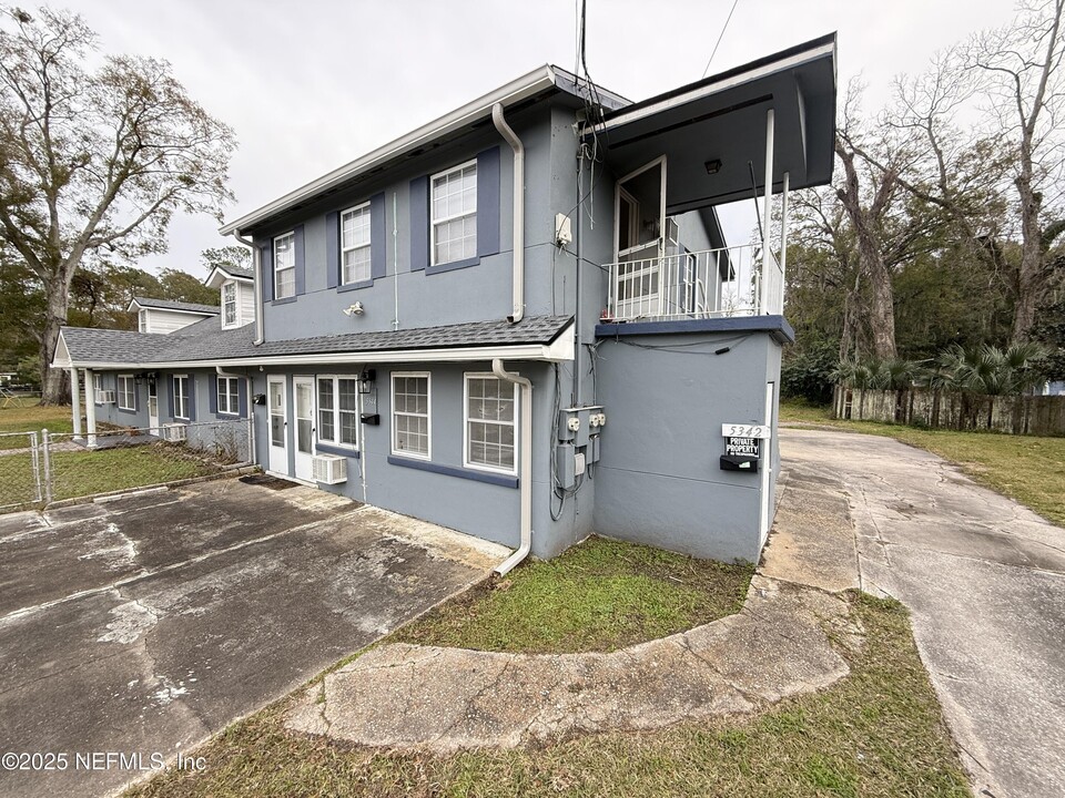 5340 Kingsbury St in Jacksonville, FL - Building Photo