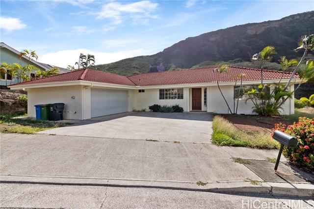 property at 1069 Maunanani St