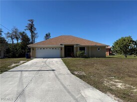 750 Halsey Ave in Lehigh Acres, FL - Building Photo