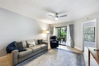 15177 Parkside Dr, Unit 104 in Ft. Myers, FL - Building Photo - Building Photo