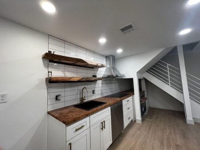 property at 1610 Rodman St