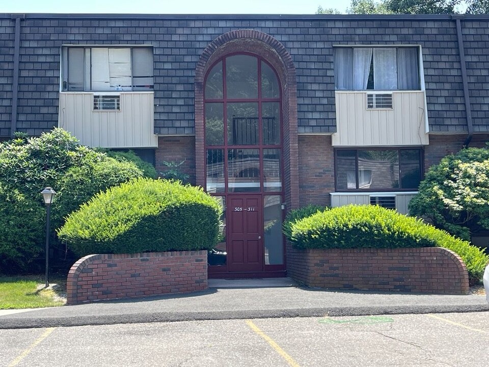 309 High Path Rd in Windsor, CT - Building Photo
