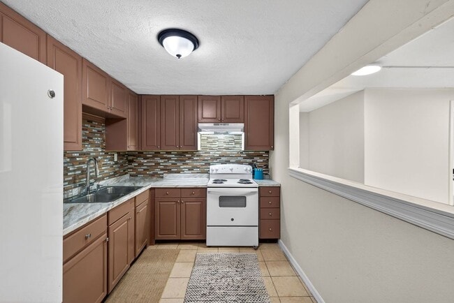 1778 Aquarius Ct in Ft. Myers, FL - Building Photo - Building Photo