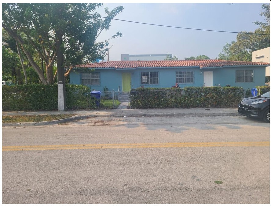 435 - 437 NW 34th St in Miami, FL - Foto de edificio