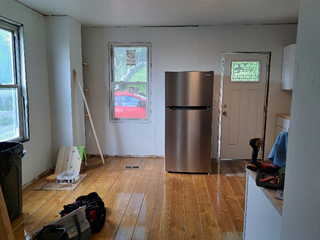 2335 Milligan Ave in Pittsburgh, PA - Building Photo - Building Photo