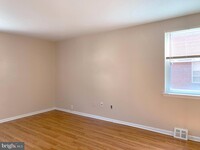 8909 Alton St photo'